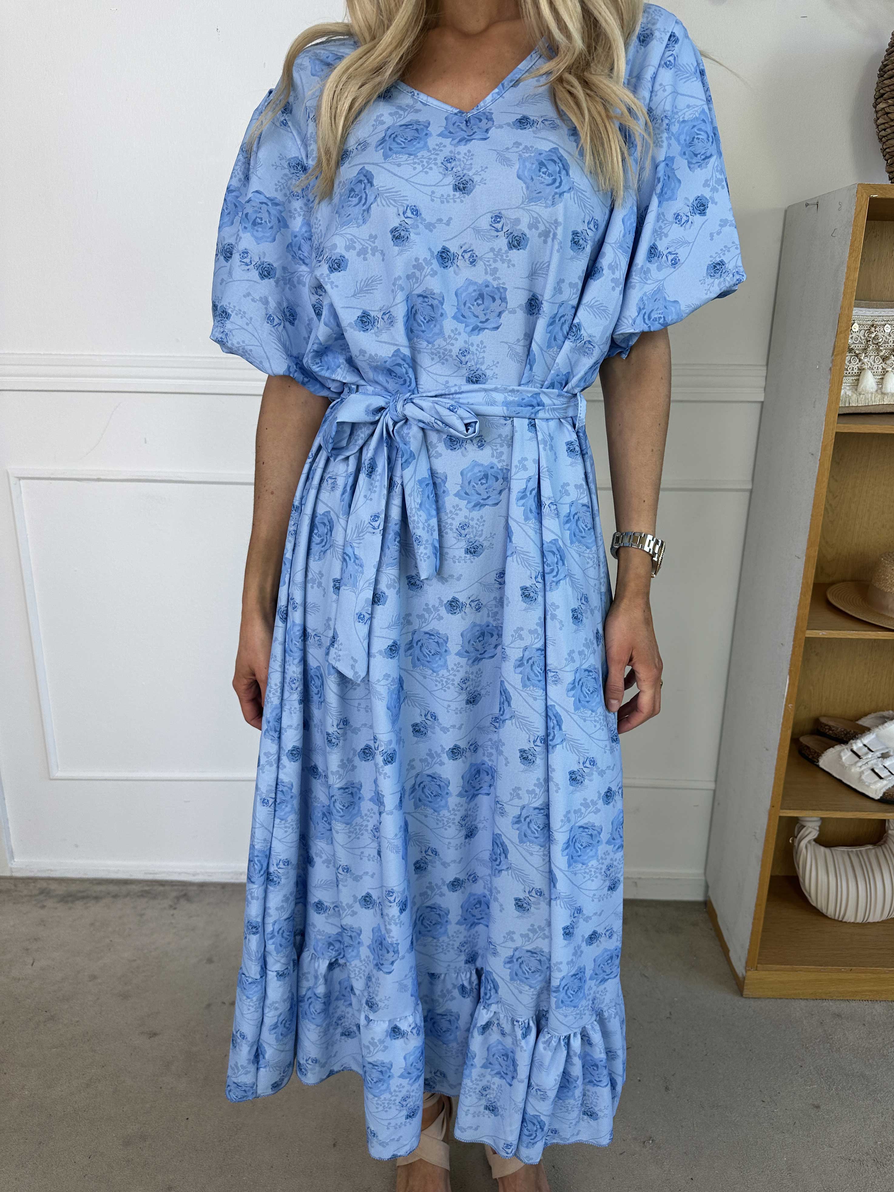 Sakira - Söt blommig klänning med puffärmar